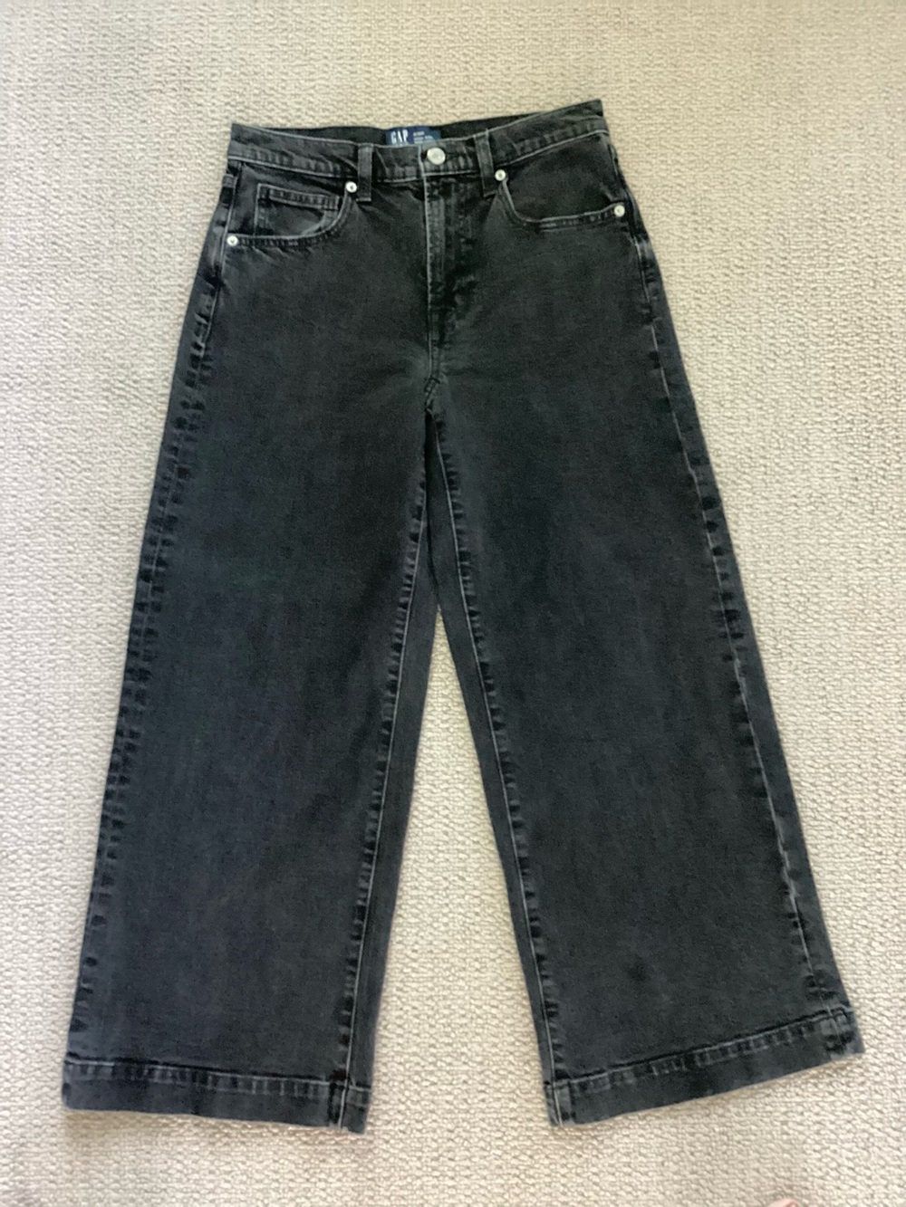 GAP Washed Black Denim Cropped Jeans